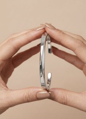Bracelete Aberto Prateado com Banho de Ródio